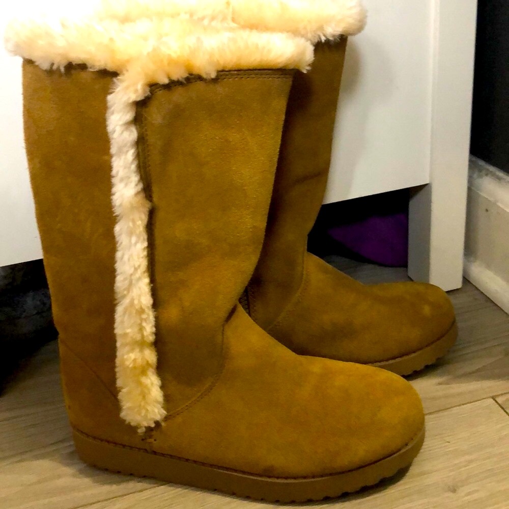 Universal Thread Cozy Tan Boots